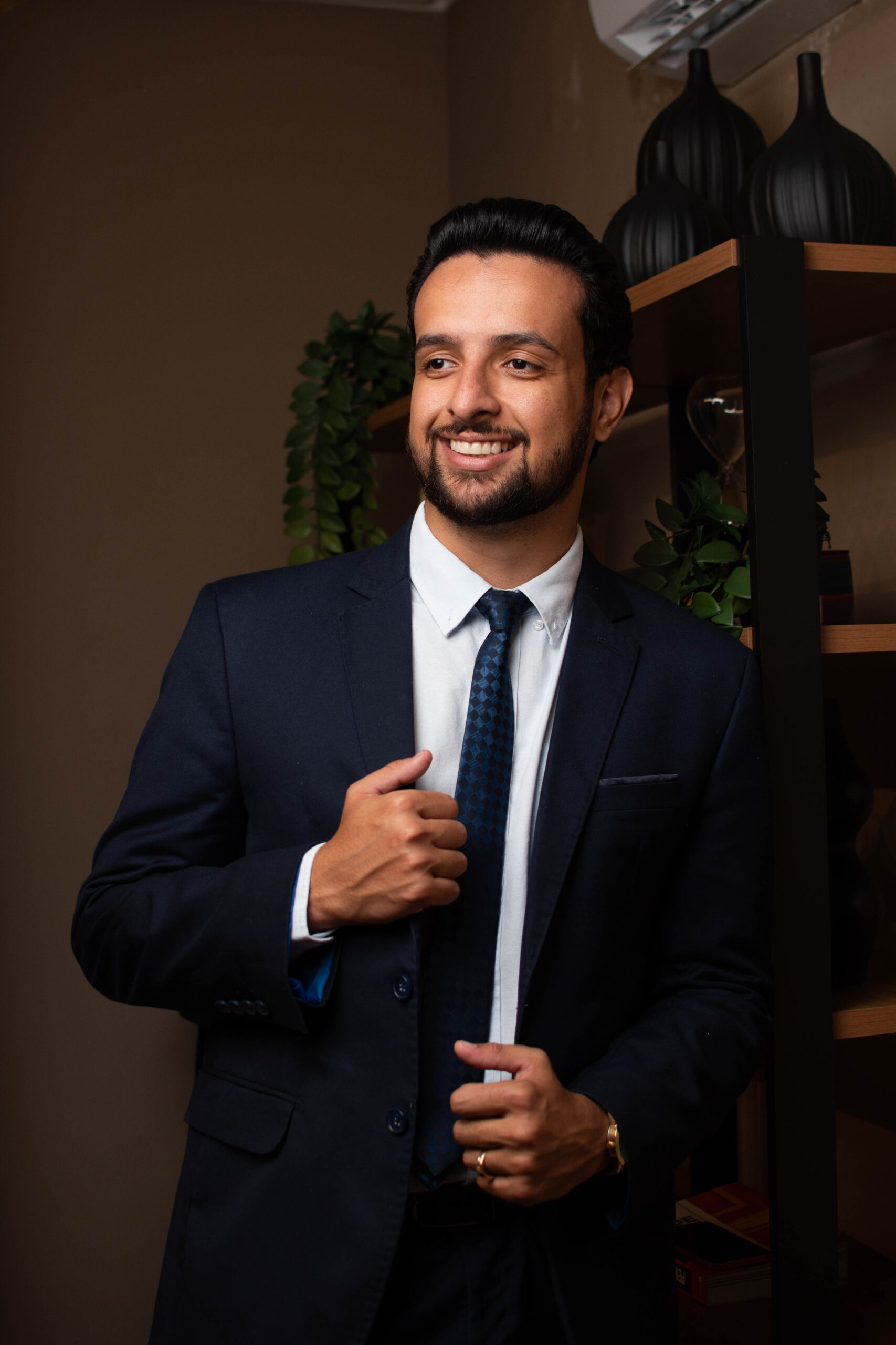 Dr. Suriany Henrique, Advogado